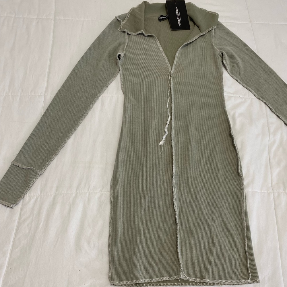 Sage green long sleeve mini dress size USA 2
